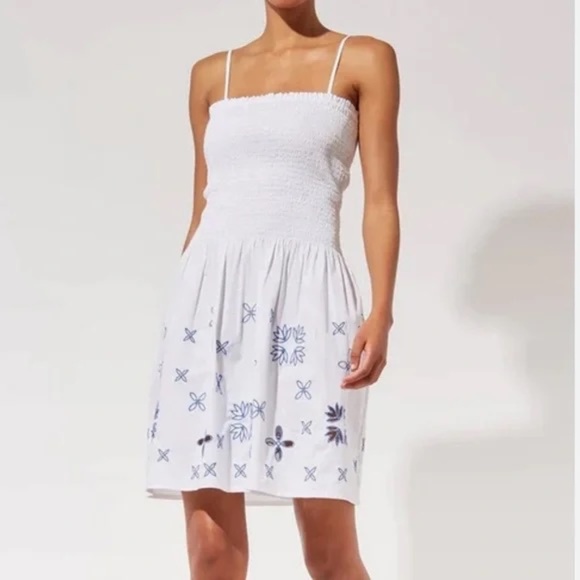 SOLID & STRIPED Dresses & Skirts - Solid and Striped "The Luna" dress